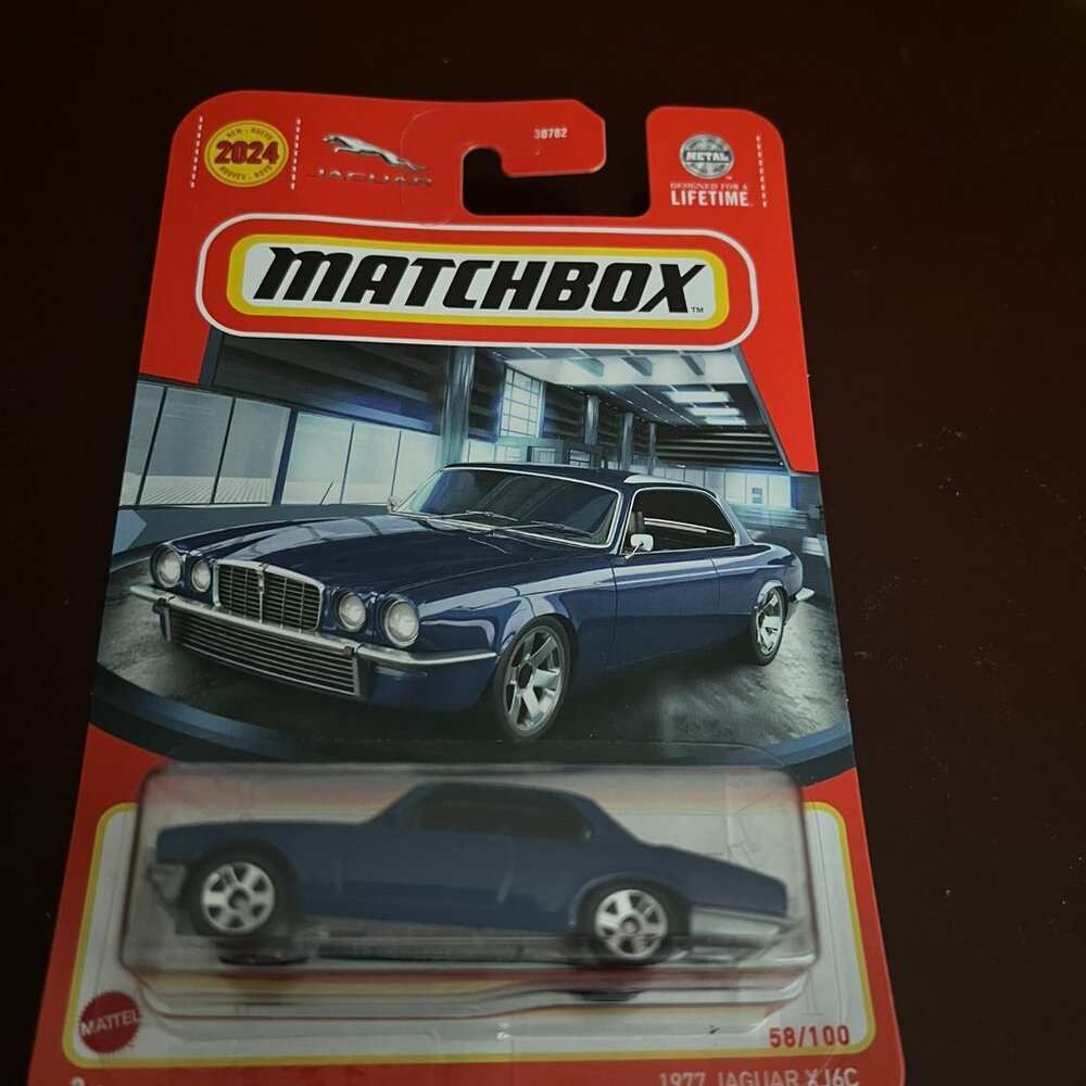 Matchbox 1977 Jaguar XJ6C Collectible (Blue)
